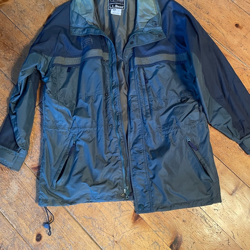 L.L. Bean Men's Two-Tone Windbreaker